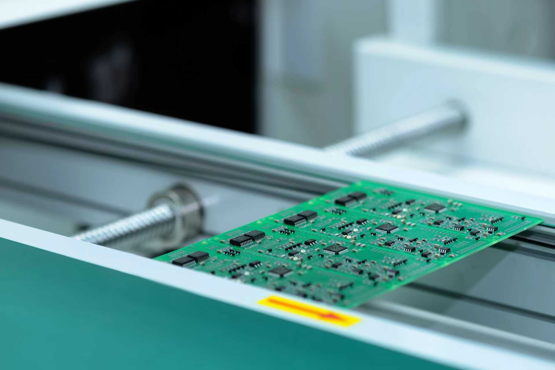 Reflow Key Wave Soldering vs Reflow Soldering: Key Differences in PCB Assembly